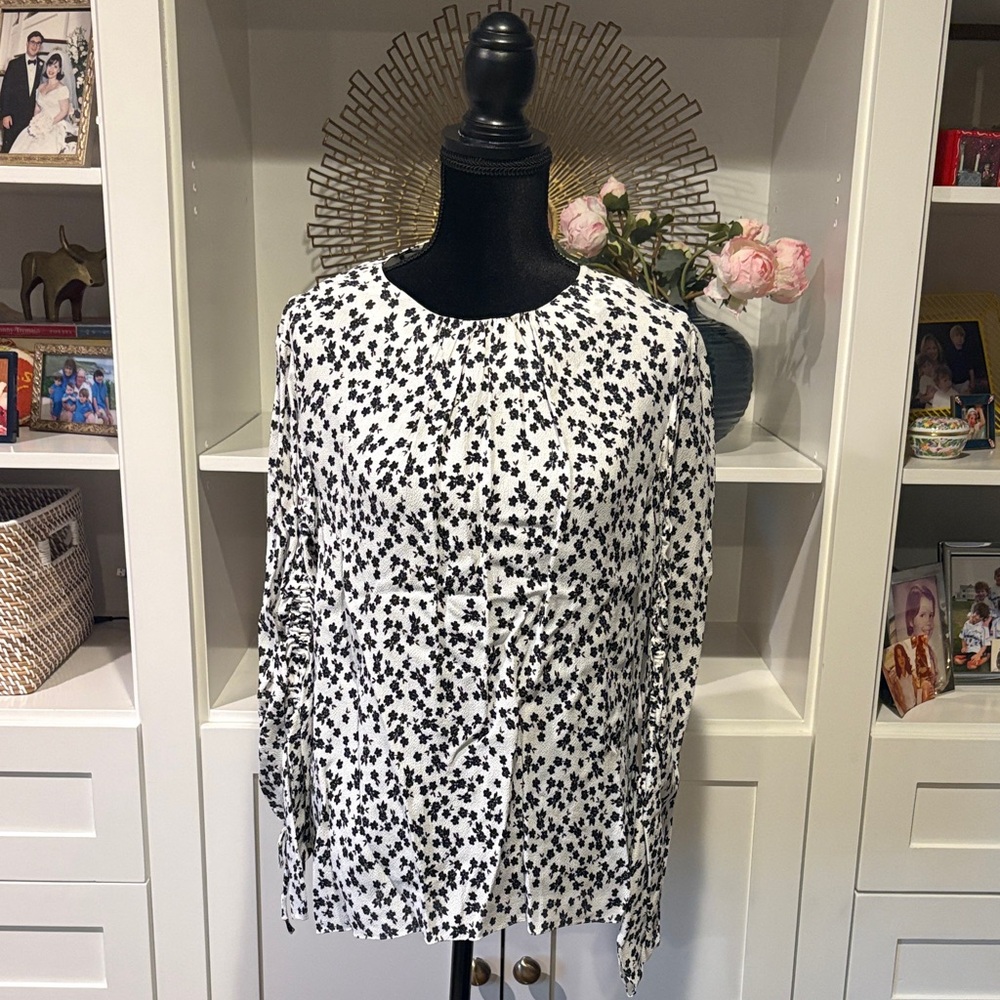 Black & White Floral Long-Sleeve Blouse